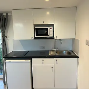 Lovely Self Contained Loft - 33as4 London